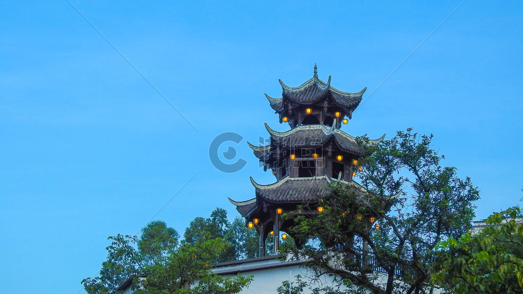 蓝天背景下的中国传统建筑亭子凉亭图片素材免费下载