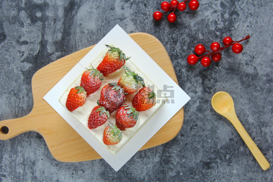 美味草莓蛋糕图片素材免费下载
