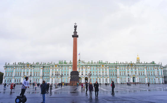 俄罗斯圣彼得冬宫广场图片素材免费下载