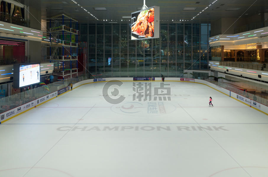 商场里的滑冰场图片素材免费下载