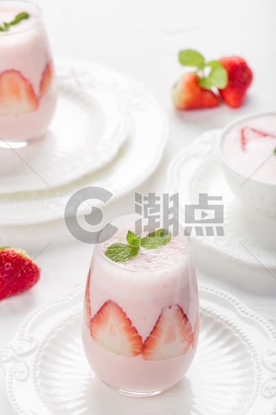 草莓水果奶昔饮料图片素材免费下载