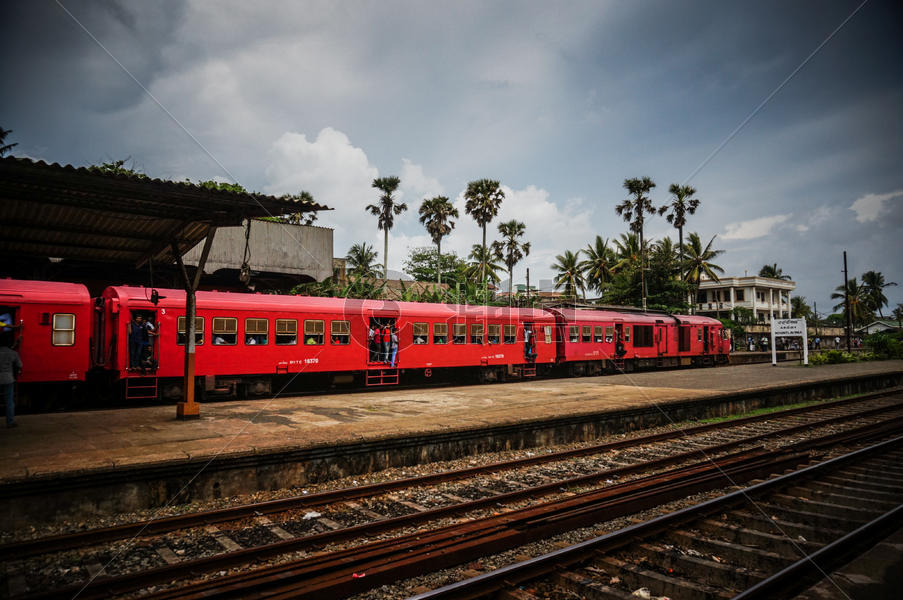 斯里兰卡海边小火车图片素材免费下载