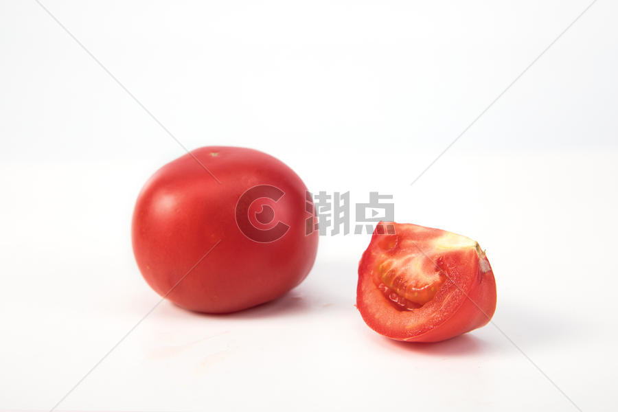 切开的新鲜西红柿图片素材免费下载