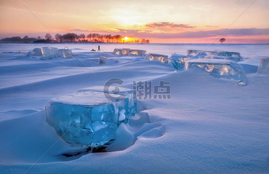 冰天雪地里的鸭绿江图片素材免费下载