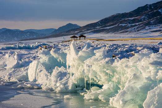 新疆赛里木湖冬季冰雪美景图片素材免费下载