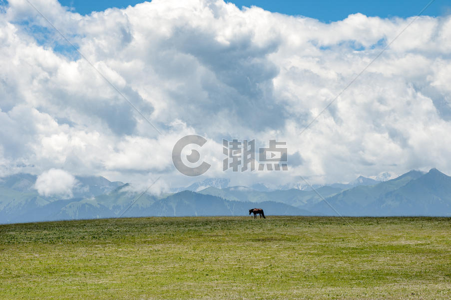 新疆天山牧场美景图片素材免费下载