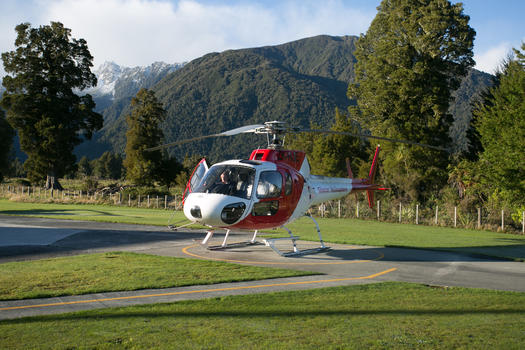 新西兰直升机飞行图片素材免费下载