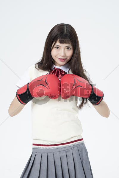 戴着拳击手套的女学生图片素材免费下载