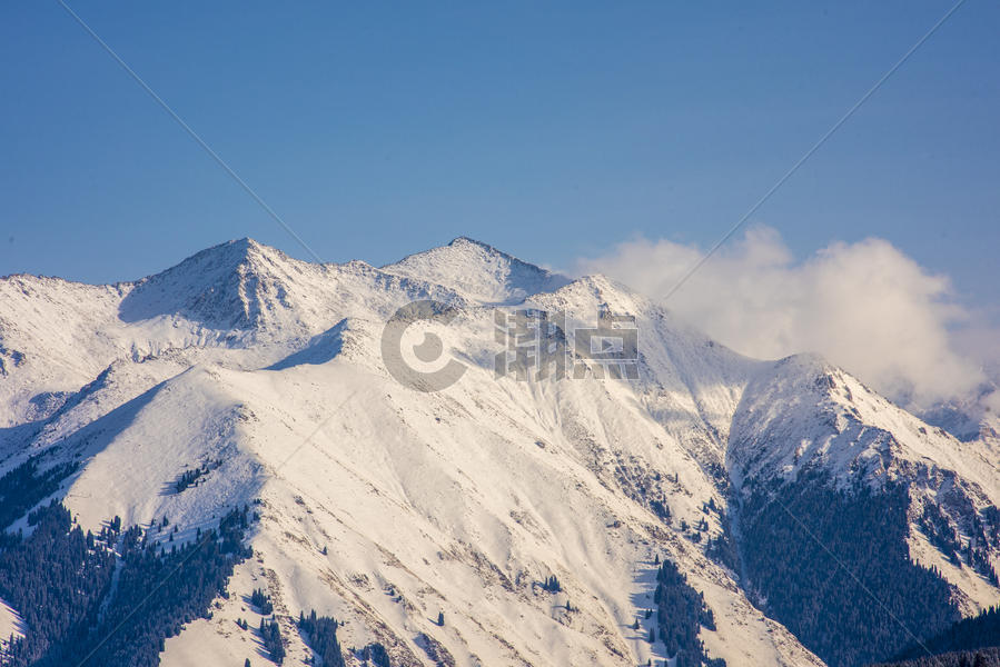 新疆天山雪峰图片素材免费下载