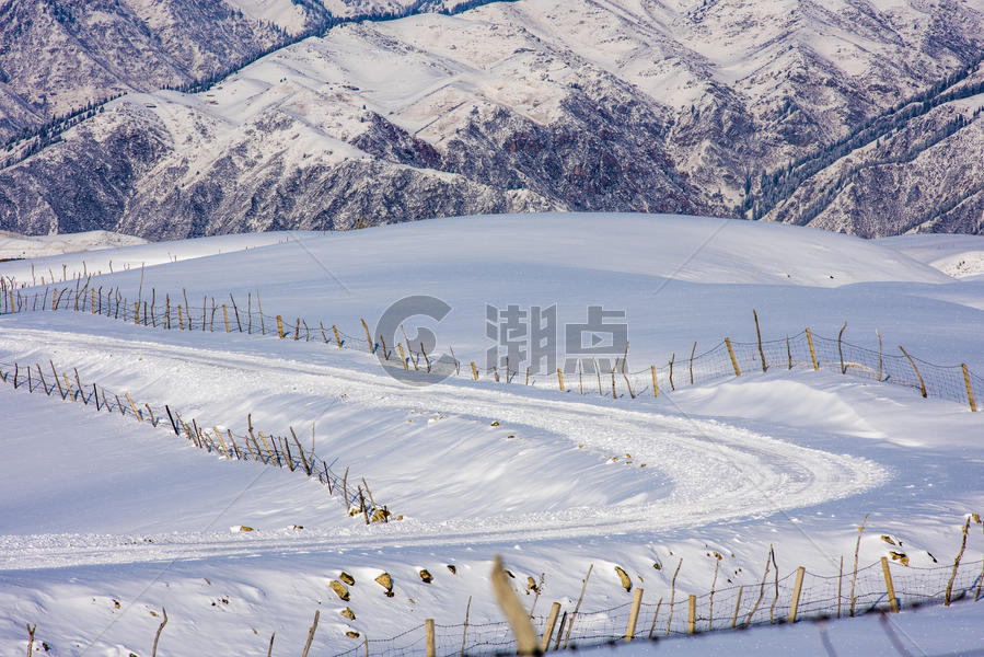新疆天山冬季雪景图片素材免费下载