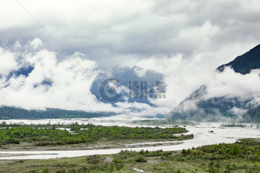 西藏林芝尼洋河风光图片素材免费下载