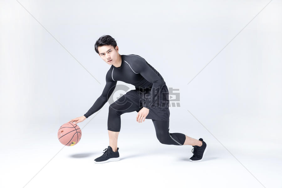 运动男性人像篮球活力帅气图片素材免费下载