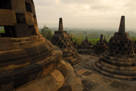 印尼爪哇岛上的婆罗浮屠佛塔图片素材免费下载