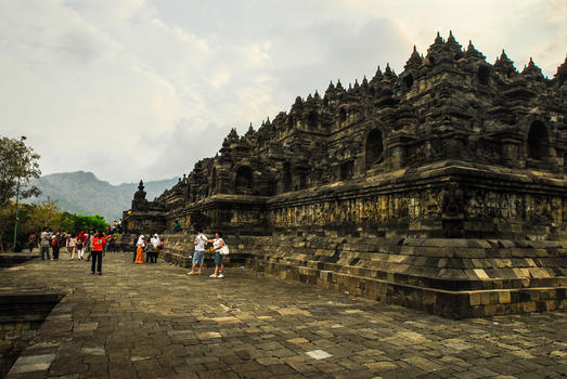 印尼爪哇岛上的婆罗浮屠佛塔图片素材免费下载