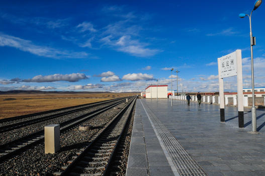 青藏铁路线上的高海拔小站安多车站图片素材免费下载