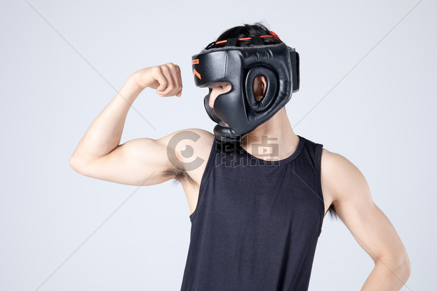 运动男性人像拳击头盔图片素材免费下载