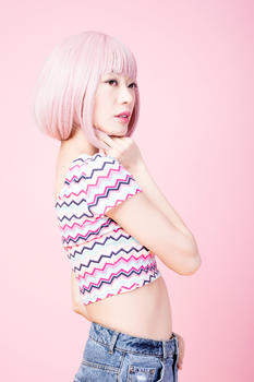 粉色假发时尚美女形象图片素材免费下载