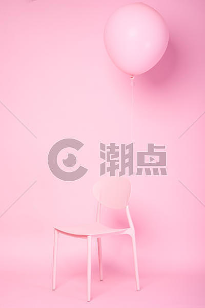 粉色背景上的粉色椅子气球图片素材免费下载