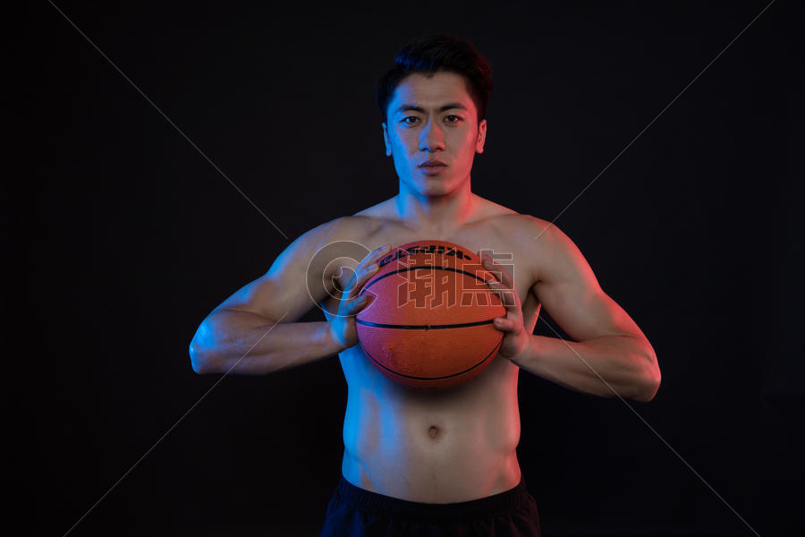 运动男性人像篮球肌肉创意照图片素材免费下载