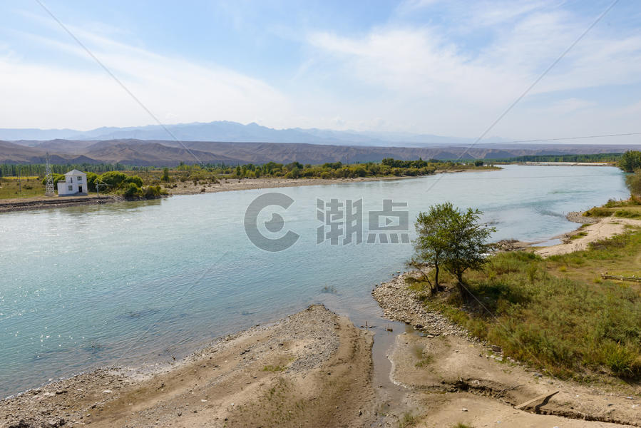新疆河滩图片素材免费下载