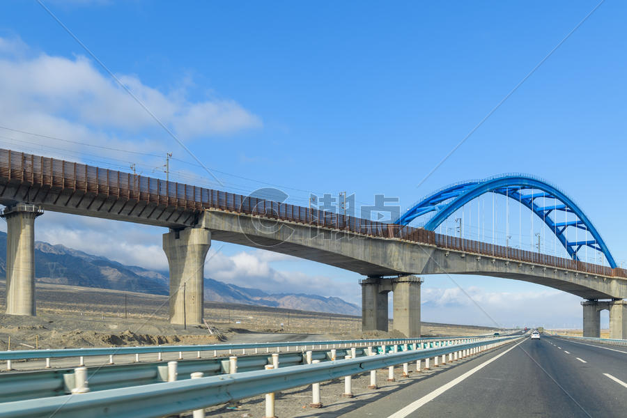 新疆高速公路图片素材免费下载