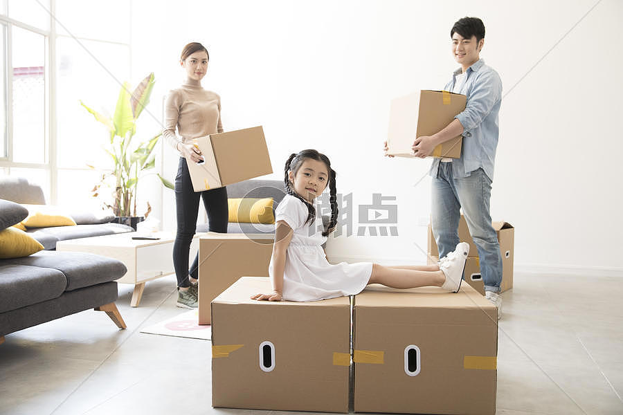 一家人搬进了新家摄影图6720*4480图片素材免费下载-编号800363-潮点视频