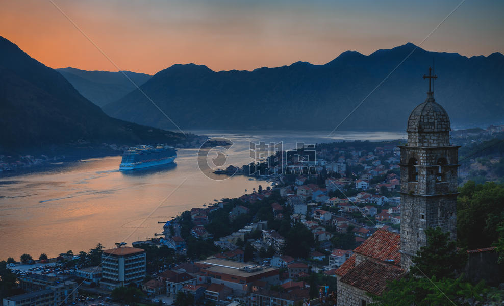 欧洲黑山共和国旅游名城科托尔夜景图片素材免费下载