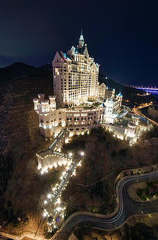 一方城堡酒店夜景图片素材免费下载