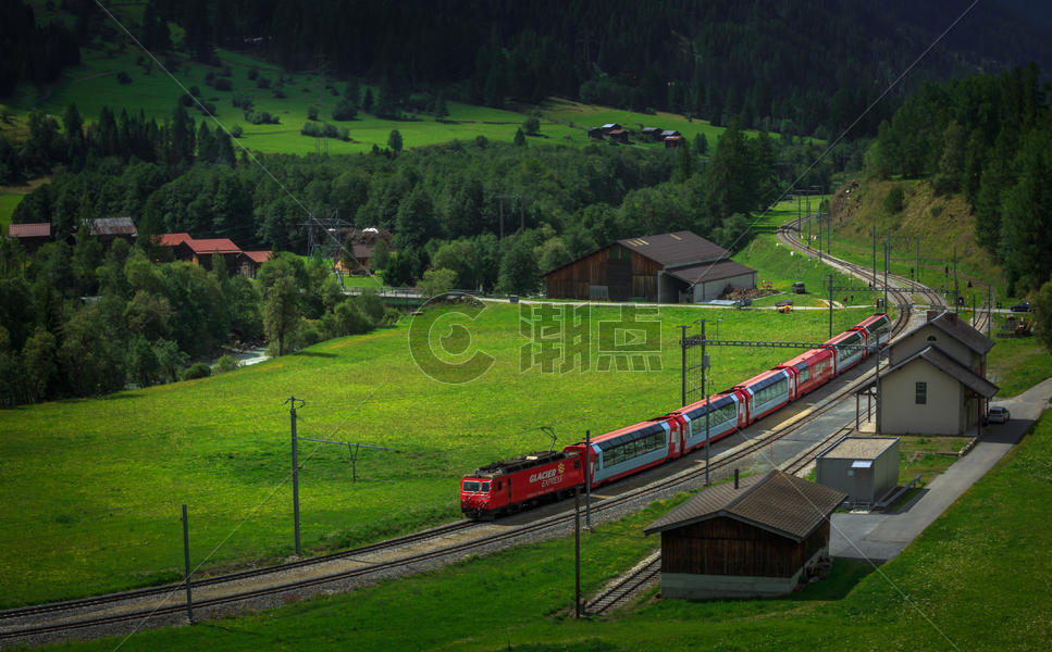 瑞士阿尔卑斯山观光火车图片素材免费下载