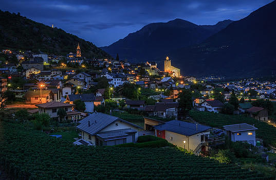 瑞士山区乡村夜景图片素材免费下载