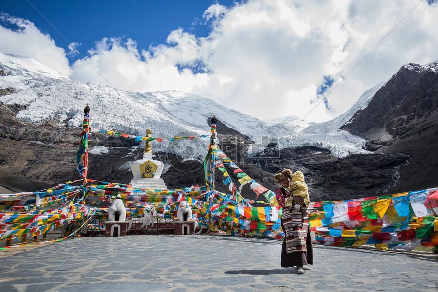 西藏高原雪山图片素材免费下载