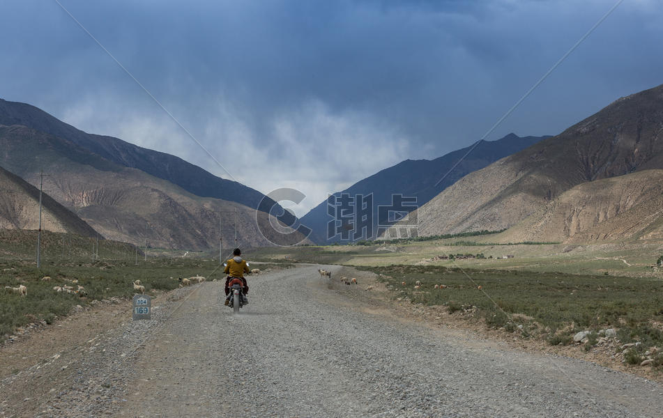 西藏高原壮美的自然风光图片素材免费下载