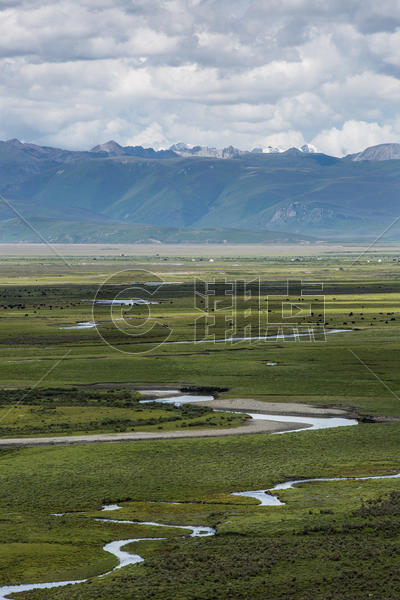 西藏高原壮美的自然风光图片素材免费下载