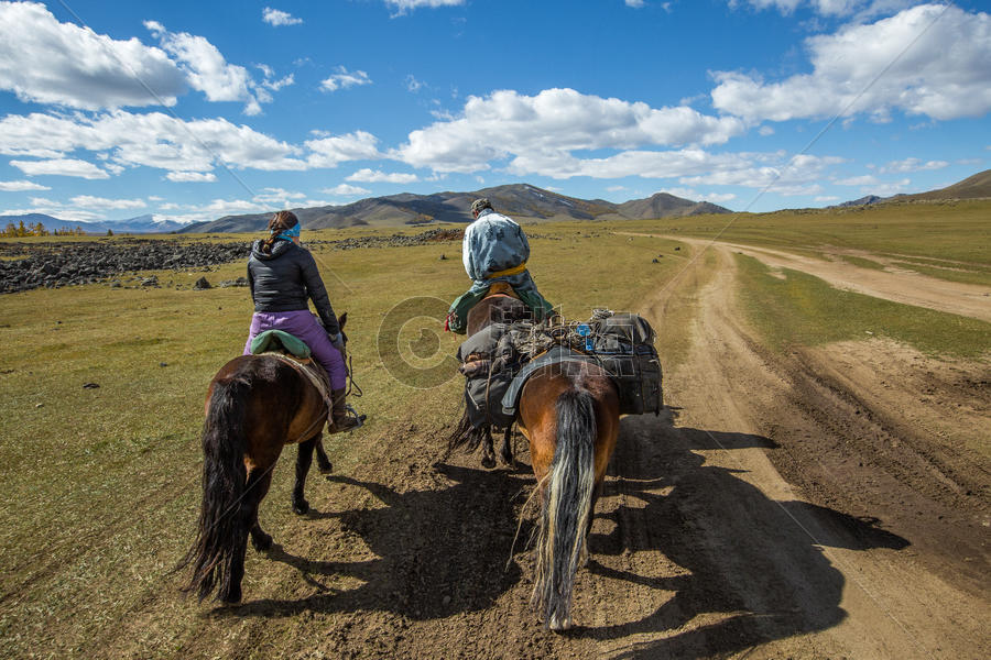 内蒙古草原骑行图片素材免费下载