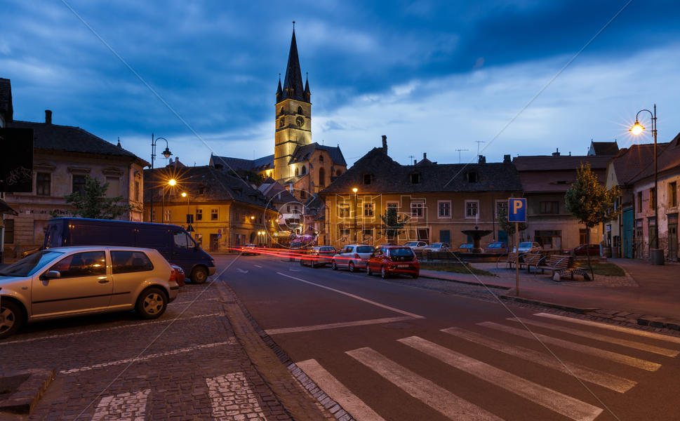 欧洲城市古建筑夜景图片素材免费下载