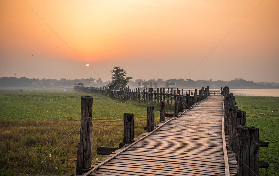 缅甸美丽的乌本桥日落图片素材免费下载