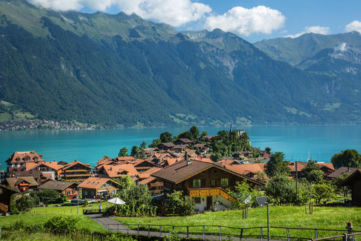 瑞士因特拉肯湖边小镇图片素材免费下载