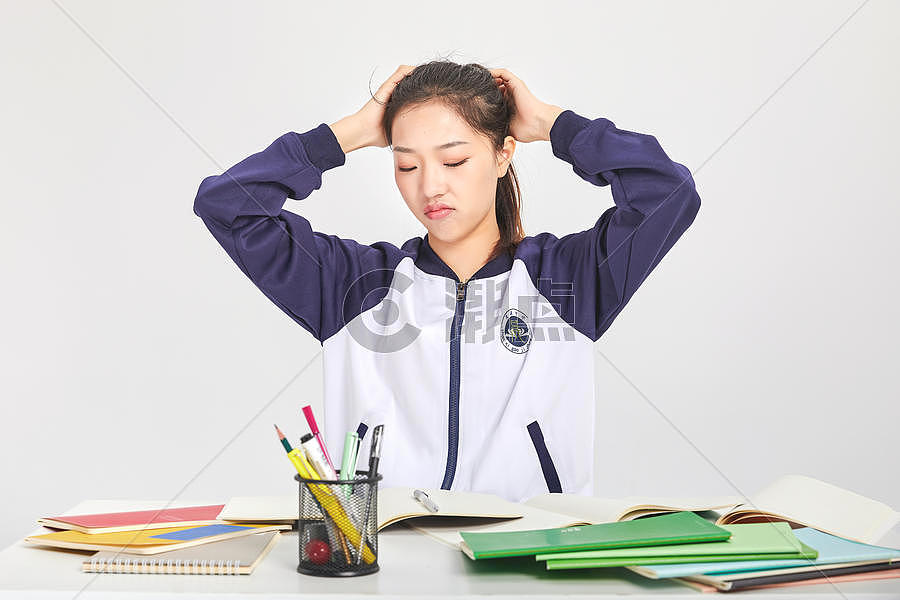 女高中生烦恼困扰表情摄影图5940*3960图片素材免费下载-编号802248-潮点视频