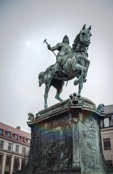 瑞典哥德堡街角雕塑图片素材免费下载