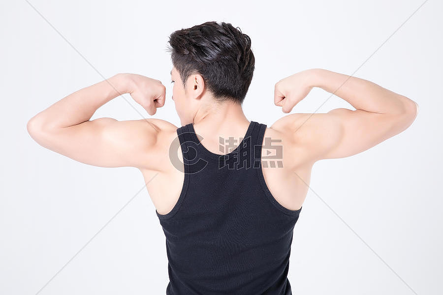 运动健身男性人像肌肉展示背影图片素材免费下载
