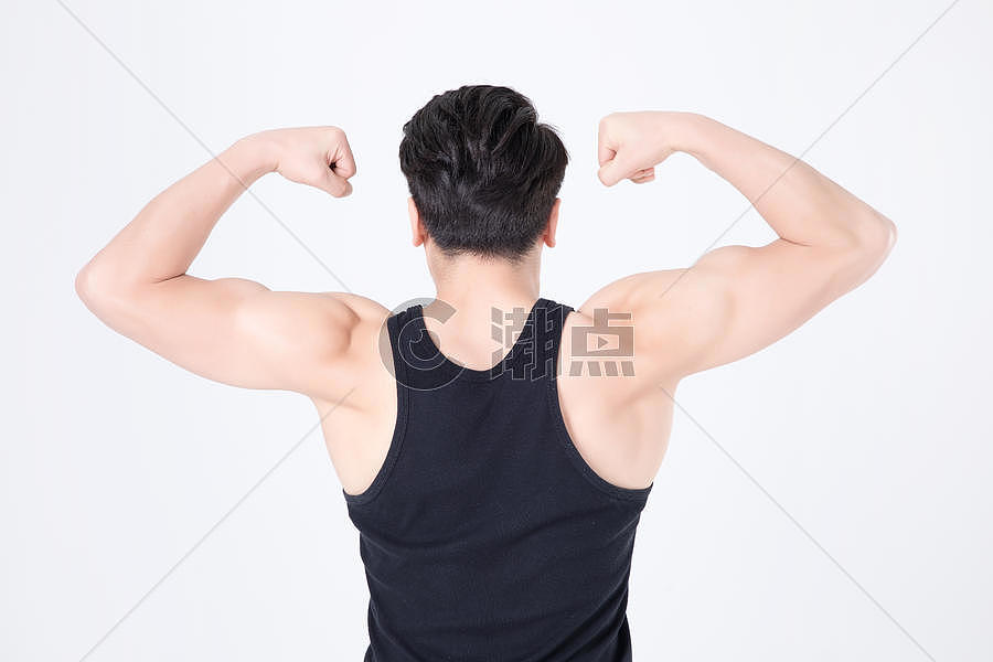 运动健身男性人像肌肉展示背影图片素材免费下载