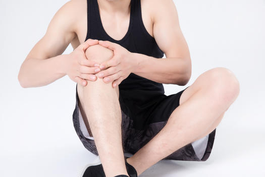 运动健身男性膝盖疼图片素材免费下载