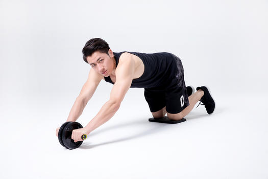 运动健身男性人像健腹轮图片素材免费下载