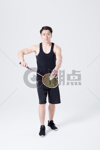 运动健身男性人像羽毛球图片素材免费下载