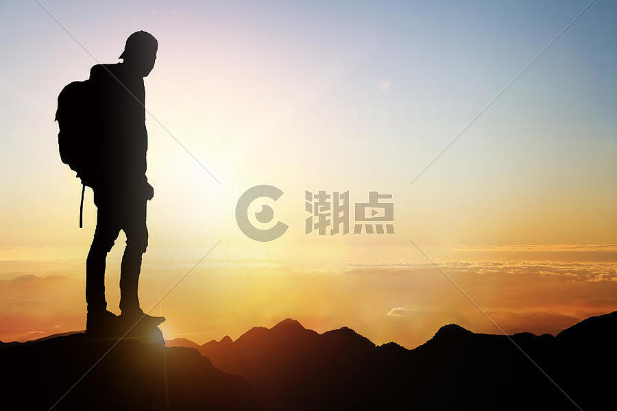 站在山顶的人物剪影图片素材免费下载
