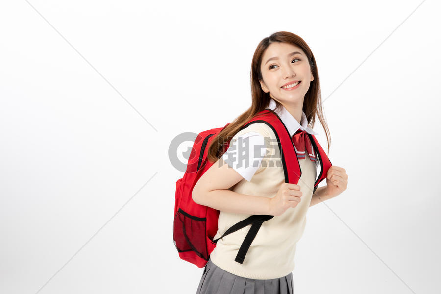 背书包的女高中生图片素材免费下载
