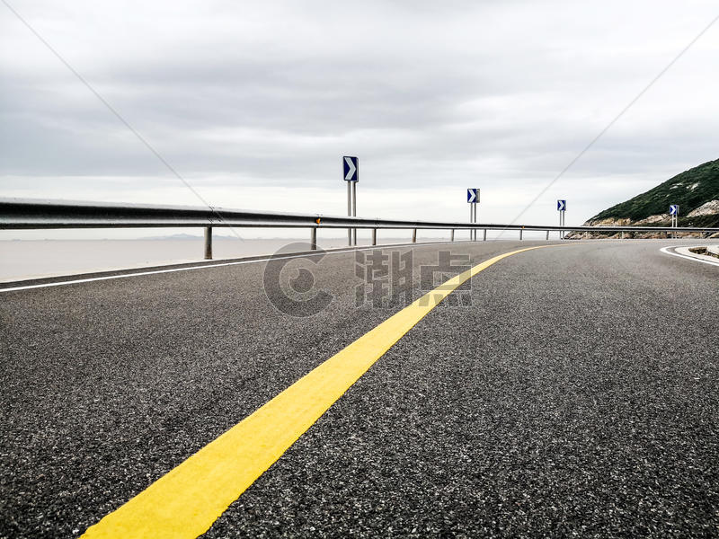 海岛上宽敞的高速公路图片素材免费下载