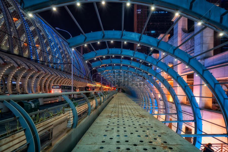 钢结构桥上的人行道图片素材免费下载