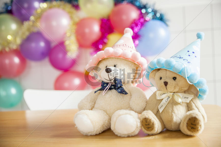 儿童节生日聚会时的玩具熊图片素材免费下载