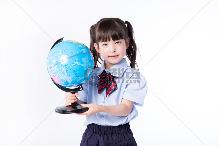 儿童教育小女孩地球仪图片素材免费下载